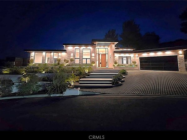 17856 Via Vallarta, Encino, CA 91316