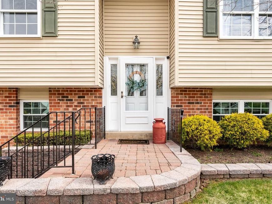 8617 Steeple Drive, Philadelphia, PA 19128 Main Photo