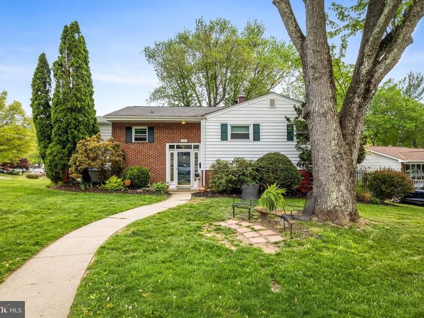 1907 Logwind Road, Baltimore, MD 21228 Main Photo