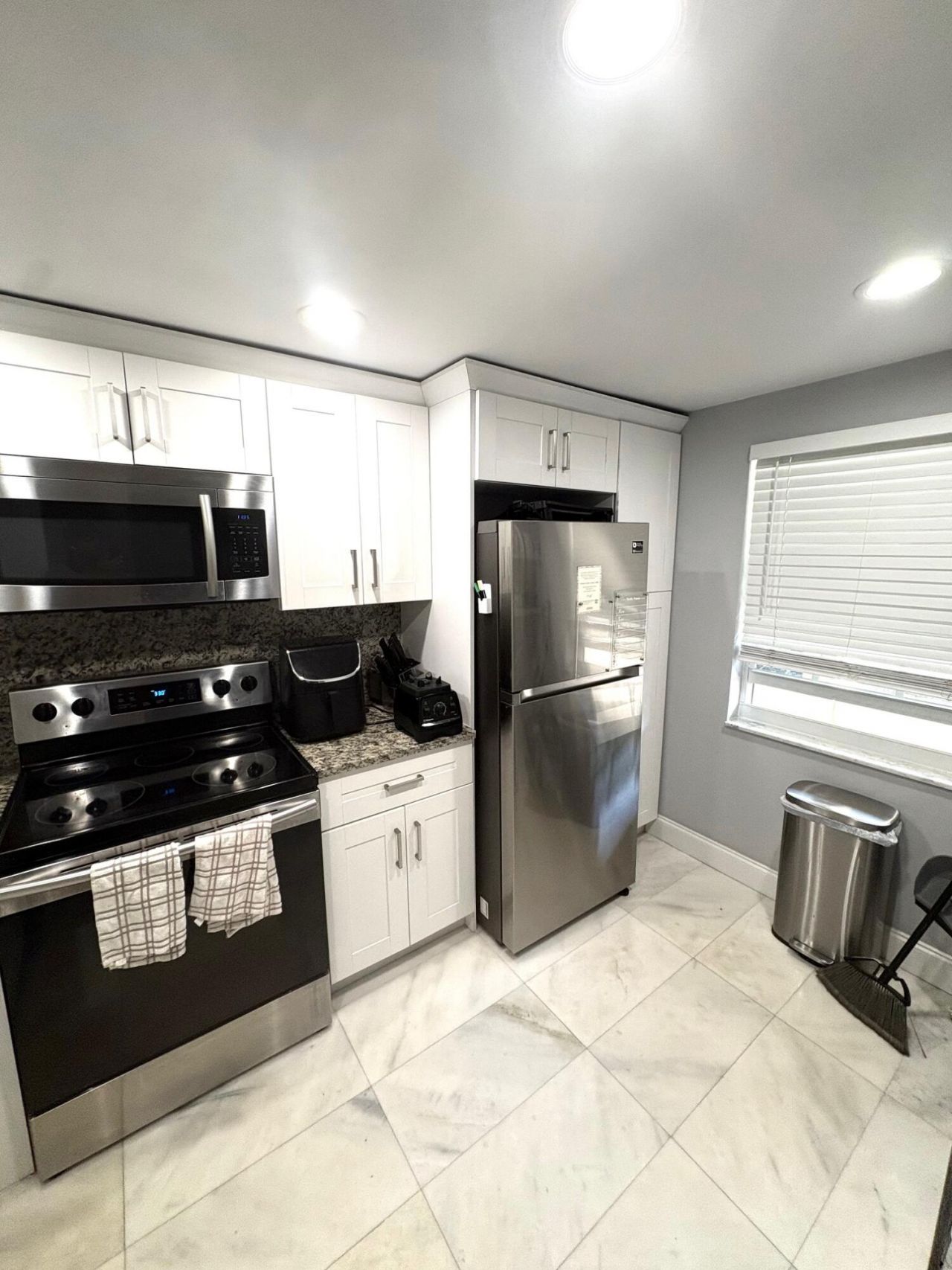 605 Oaks Drive, Unit 304, Pompano Beach, FL 33069 Photo