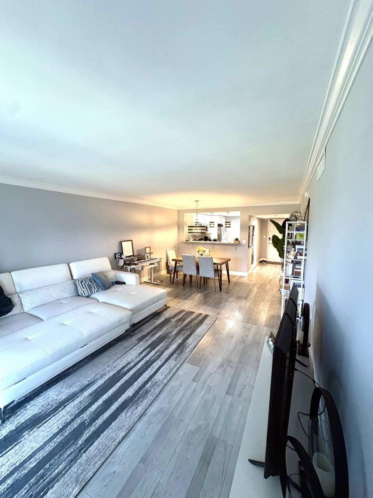 605 Oaks Drive, Unit 304, Pompano Beach, FL 33069 Photo