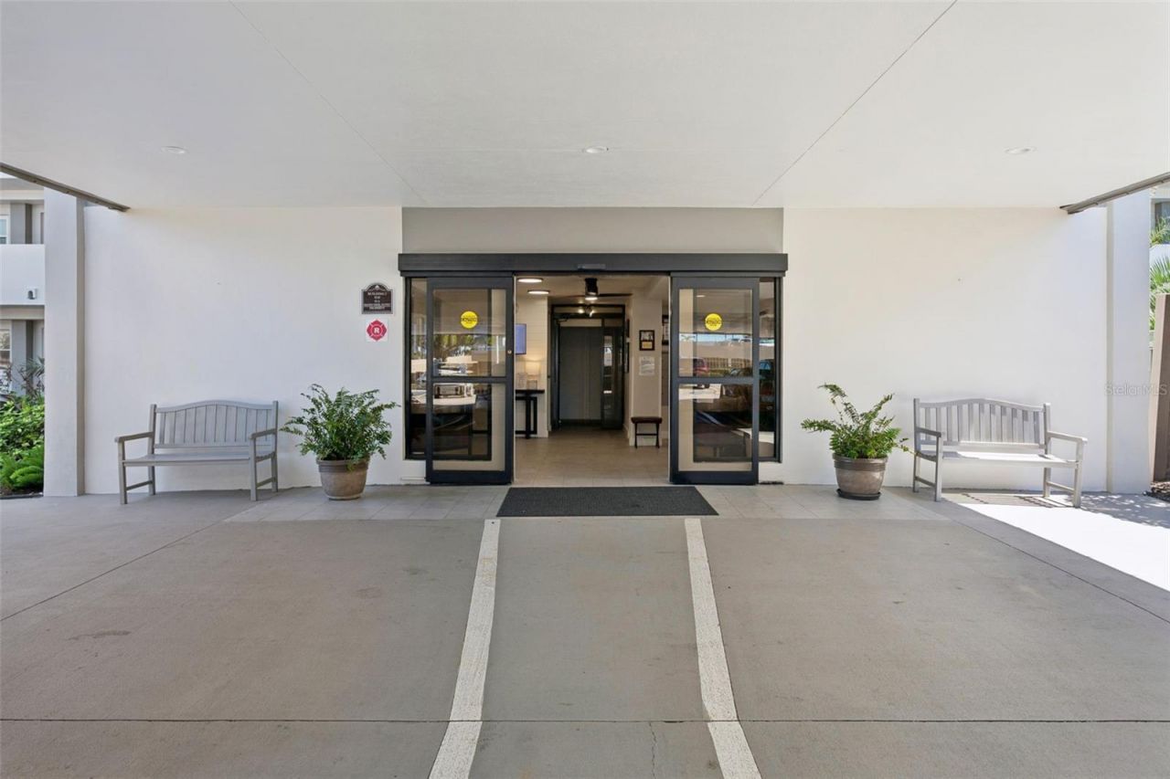 5130 Brittany Drive S, Unit 1002, Saint Petersburg, FL 33715 Photo