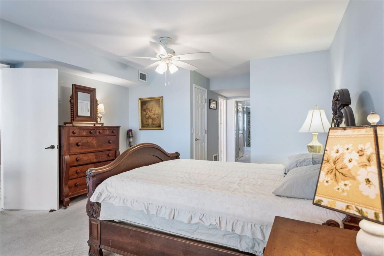 5130 Brittany Drive S, Unit 1002, Saint Petersburg, FL 33715 Photo