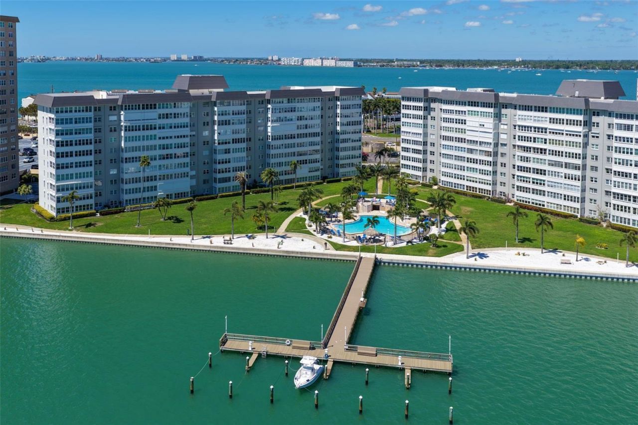 5130 Brittany Drive S, Unit 1002, Saint Petersburg, FL 33715 Photo