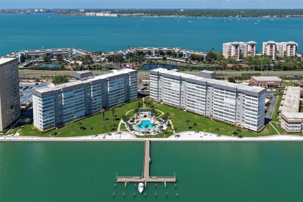 5130 Brittany Drive S, Unit 1002, Saint Petersburg, FL 33715 Photo