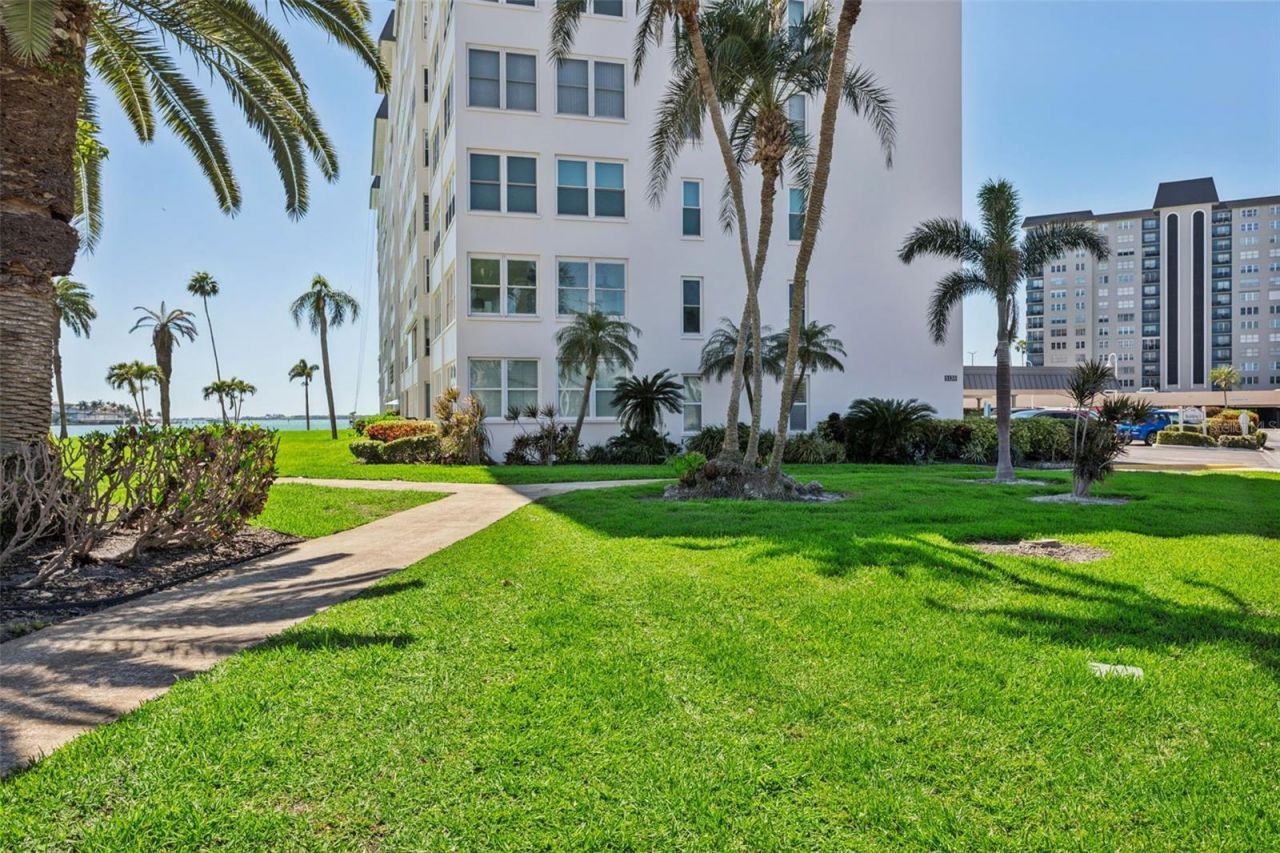 5130 Brittany Drive S, Unit 1002, Saint Petersburg, FL 33715 Photo