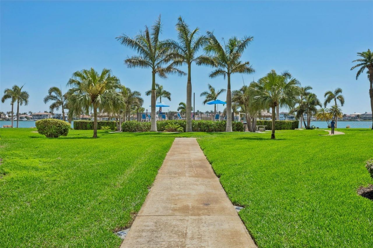 5130 Brittany Drive S, Unit 1002, Saint Petersburg, FL 33715 Photo