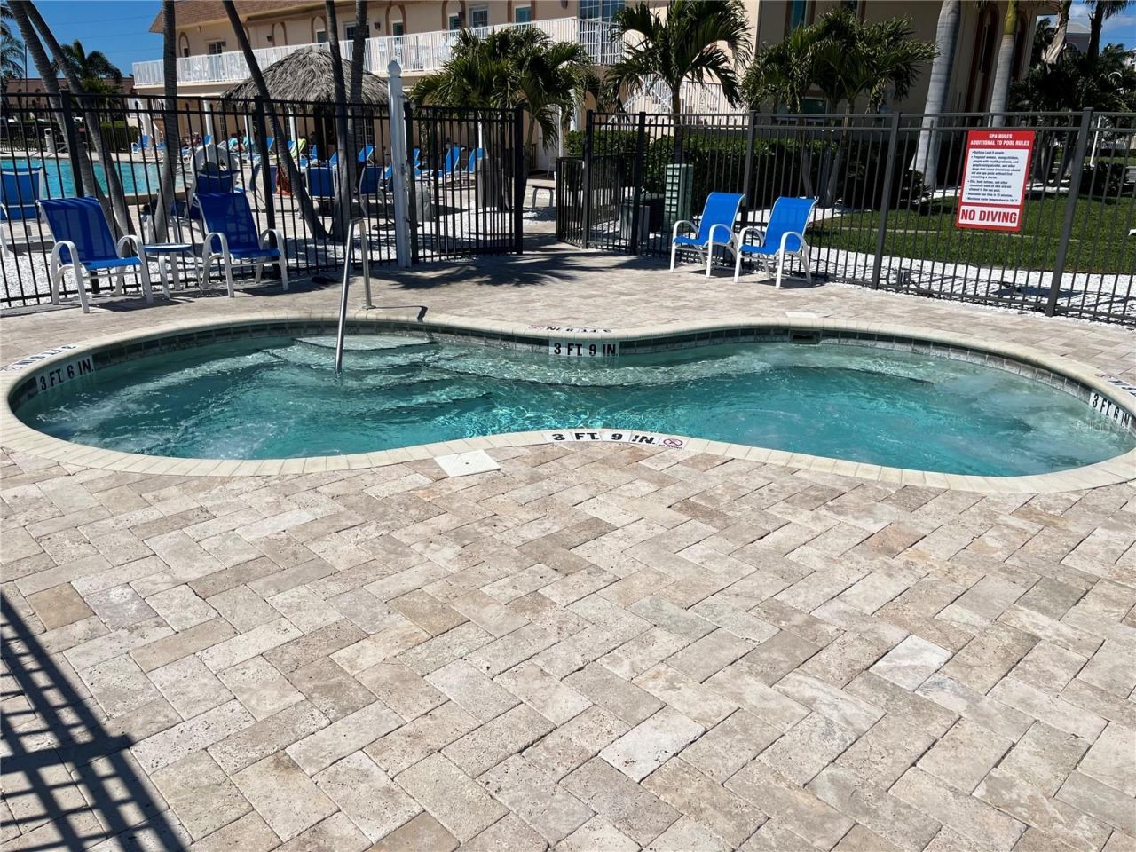 5130 Brittany Drive S, Unit 1002, Saint Petersburg, FL 33715 Photo