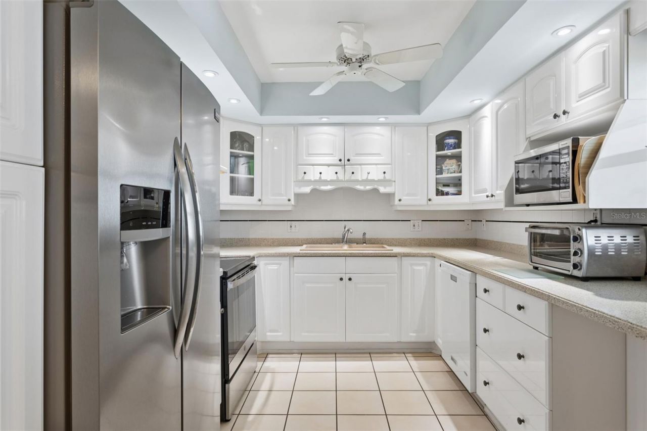 5130 Brittany Drive S, Unit 1002, Saint Petersburg, FL 33715 Photo