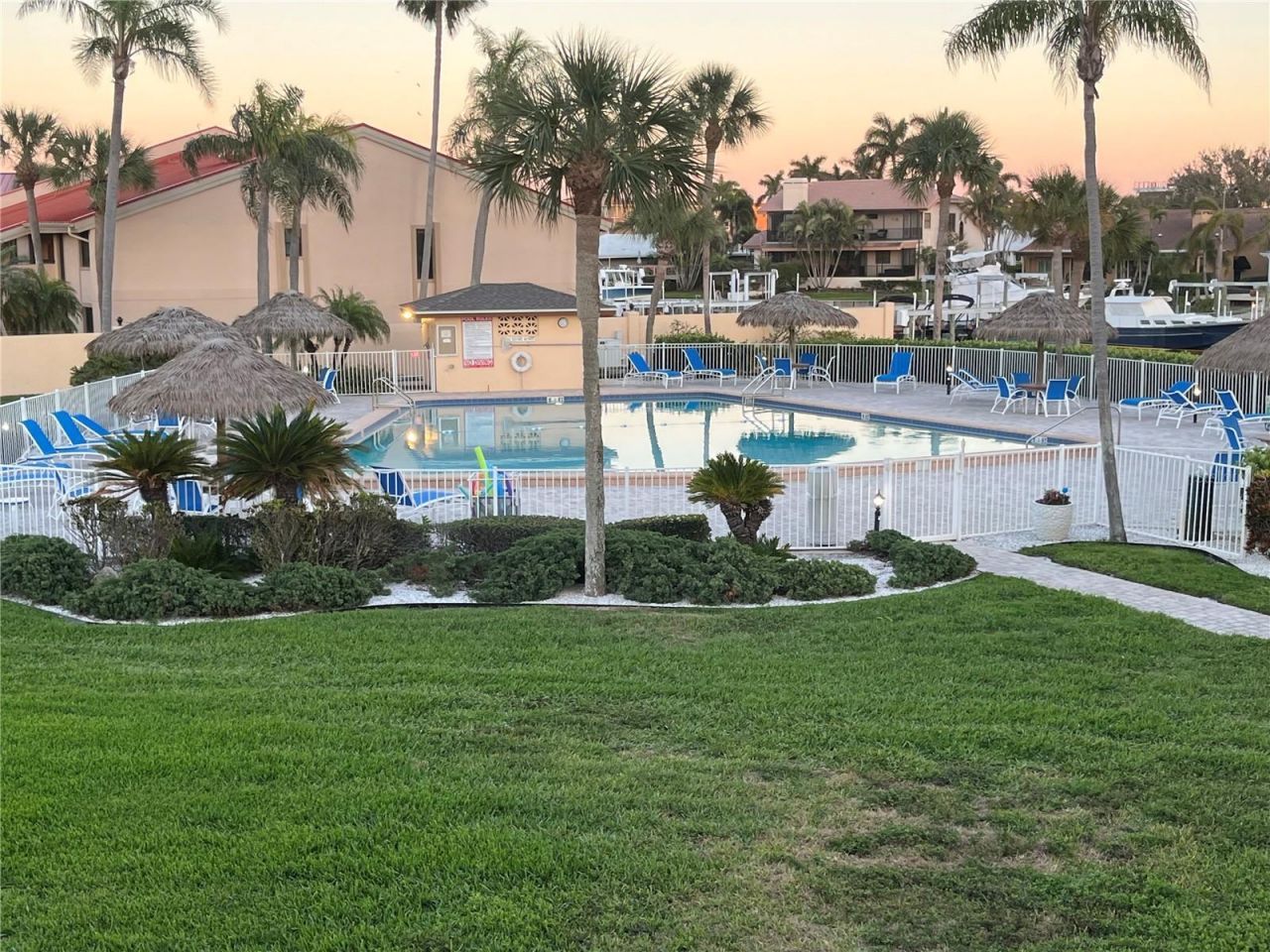 5130 Brittany Drive S, Unit 1002, Saint Petersburg, FL 33715 Photo