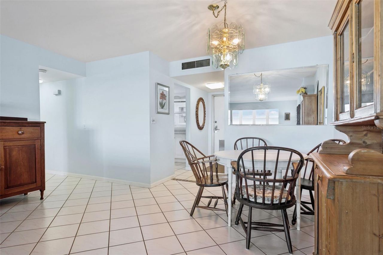 5130 Brittany Drive S, Unit 1002, Saint Petersburg, FL 33715 Photo