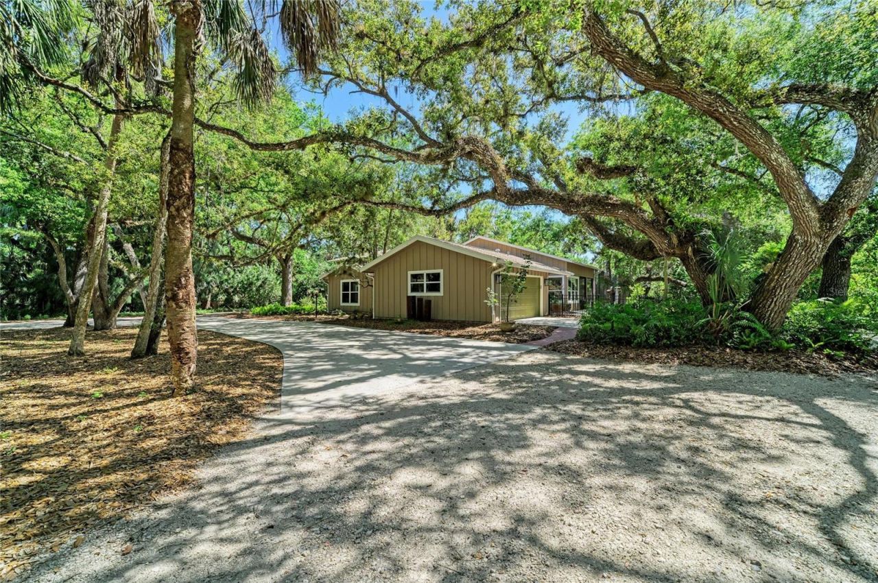 3705 62nd Street E, Bradenton, FL 34208 Photo