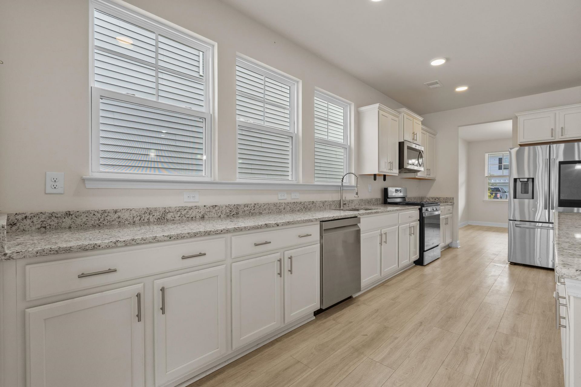 9016 Fort Hill Way Photo 5