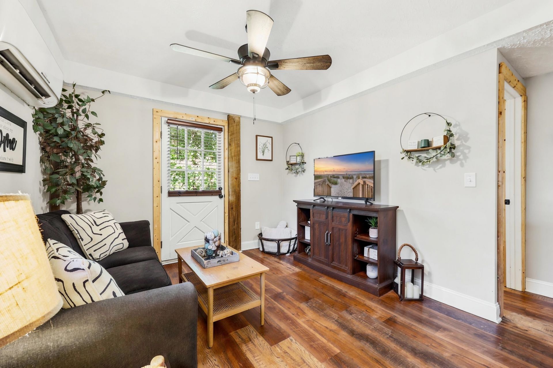 2419 Hilton Dr. Photo 15