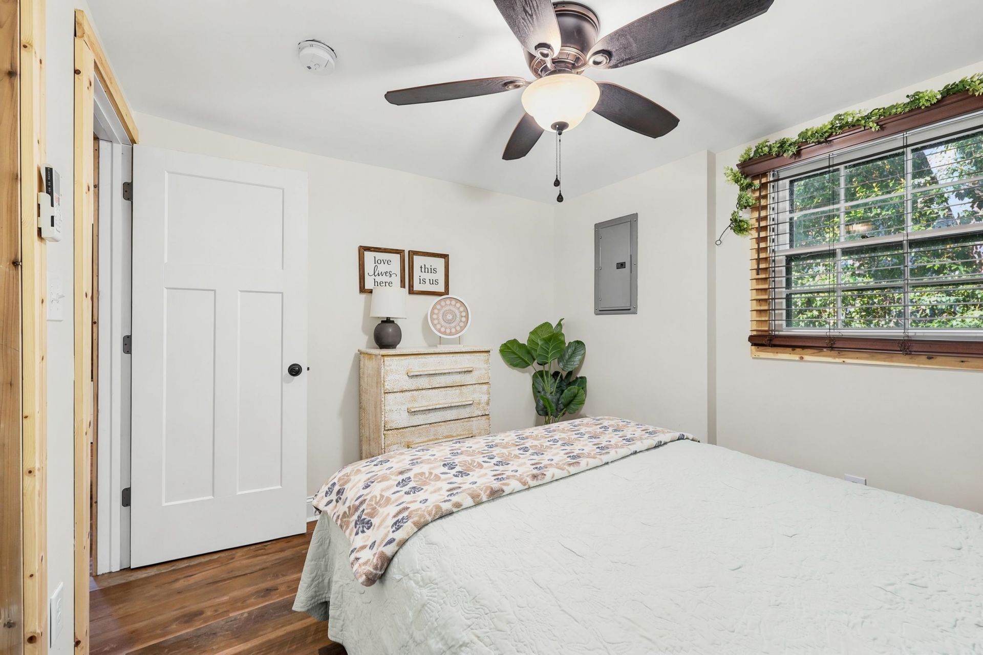 2419 Hilton Dr. Photo 19