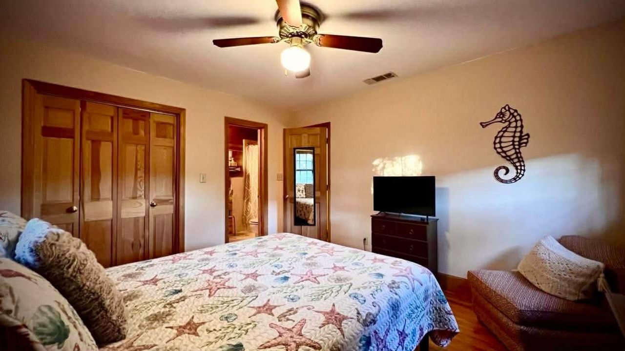 2419 Hilton Dr.  Photo 5