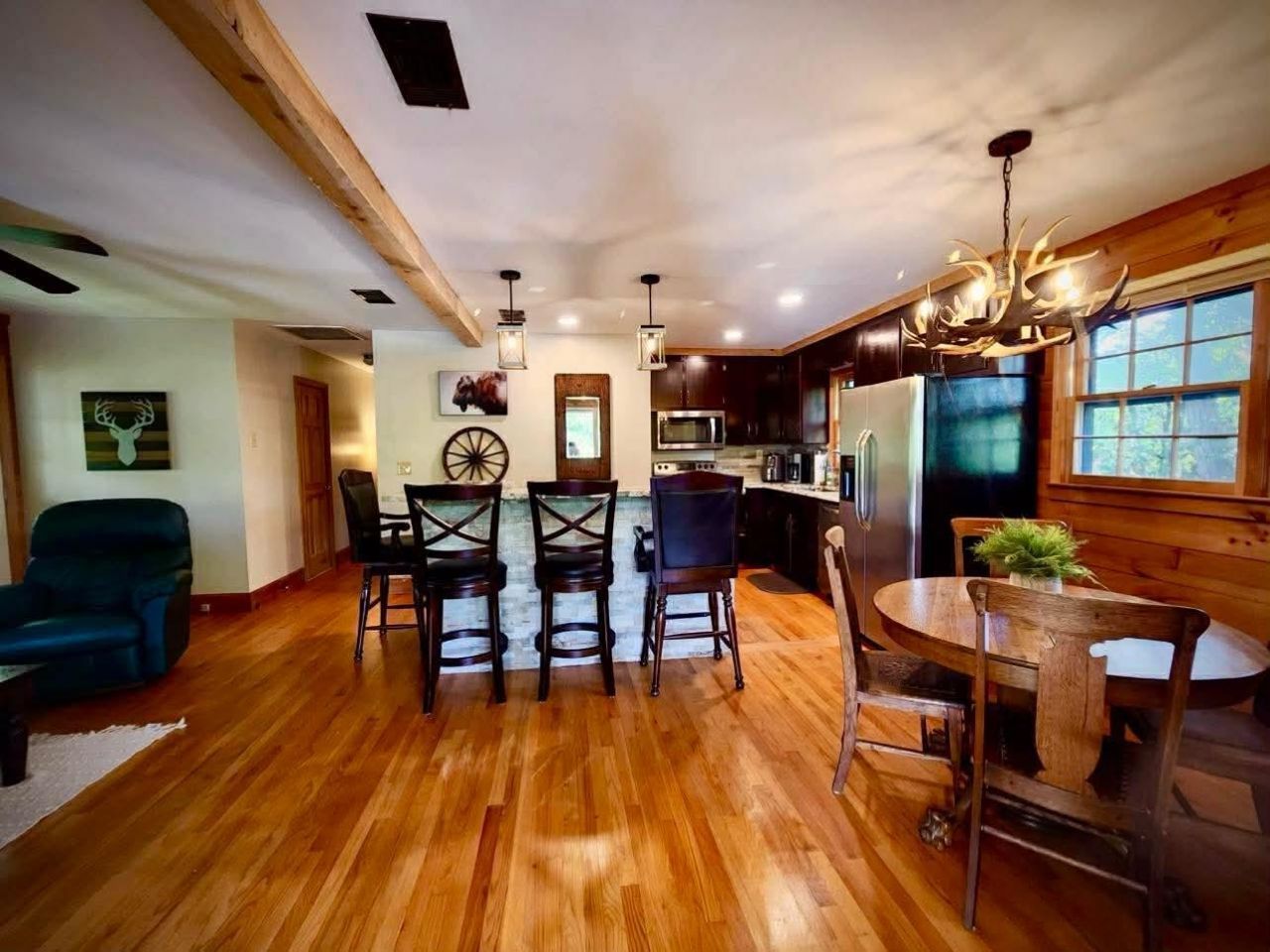 2419 Hilton Dr.  Photo 6