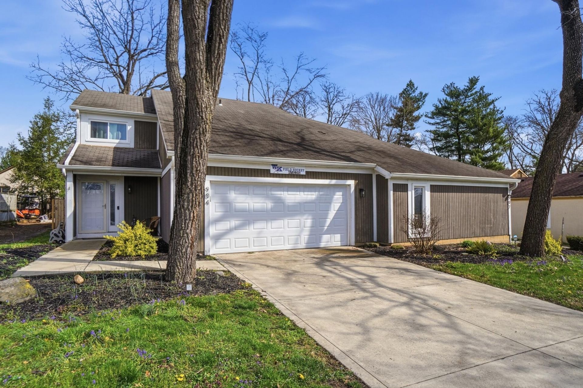 902-904 Bluffway Drive, Columbus, OH 43235 Main Photo