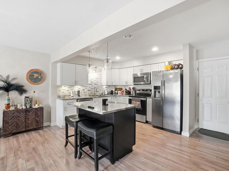 902-904 Bluffway Drive, Columbus, OH 43235 Photo 10