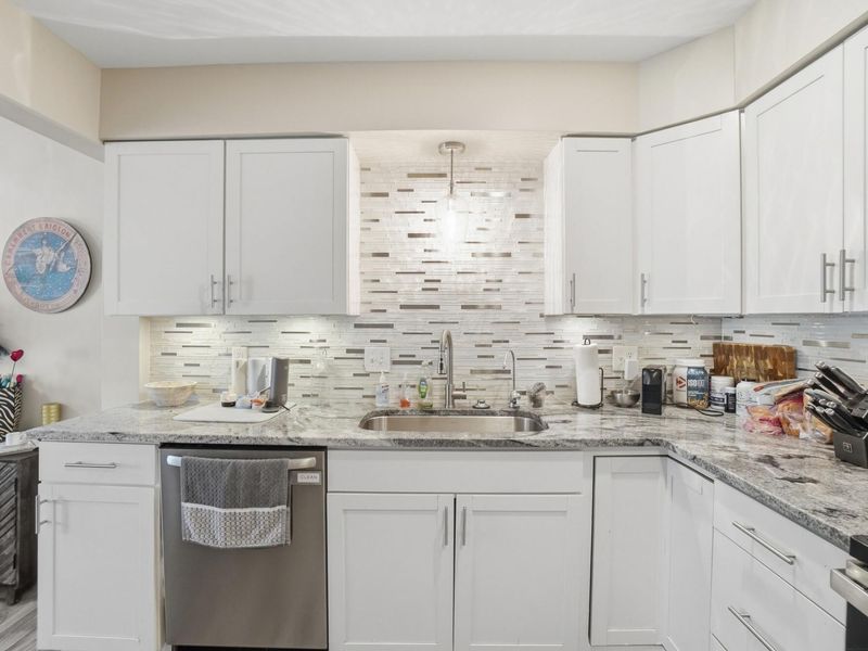 902-904 Bluffway Drive, Columbus, OH 43235 Photo 14