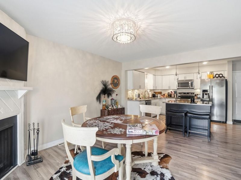 902-904 Bluffway Drive, Columbus, OH 43235 Photo 17