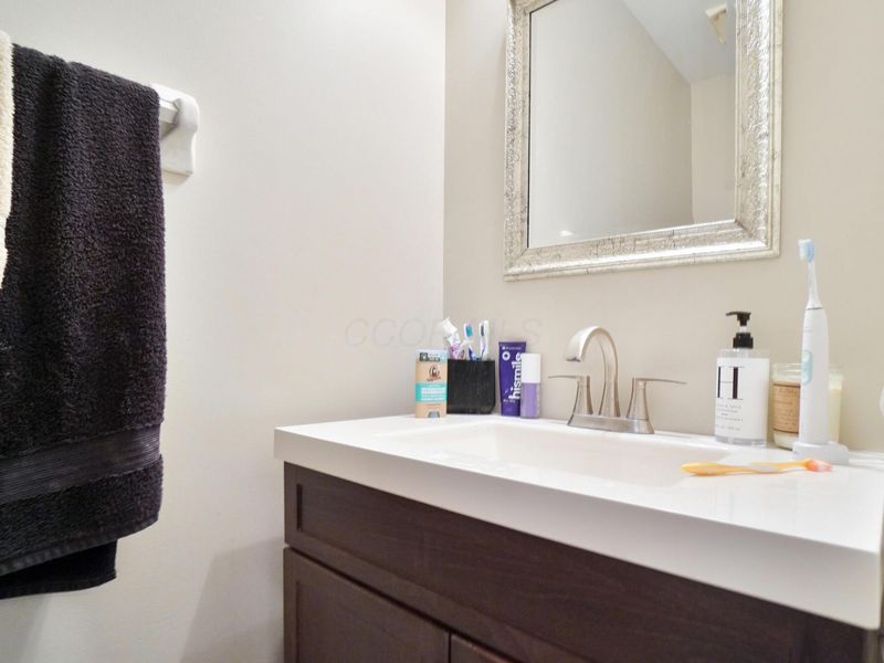 902-904 Bluffway Drive, Columbus, OH 43235 Photo 19