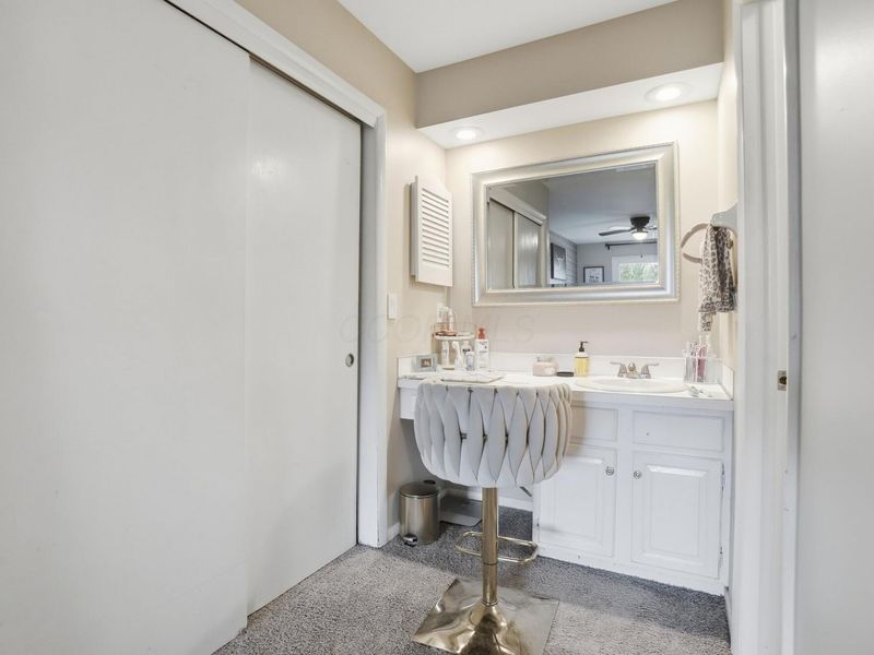 902-904 Bluffway Drive, Columbus, OH 43235 Photo 23