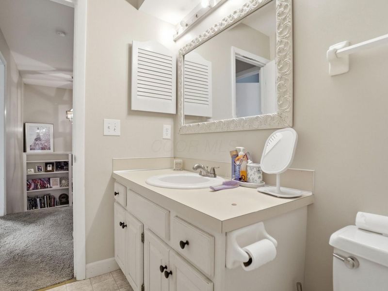 902-904 Bluffway Drive, Columbus, OH 43235 Photo 28