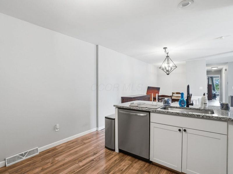 902-904 Bluffway Drive, Columbus, OH 43235 Photo 45