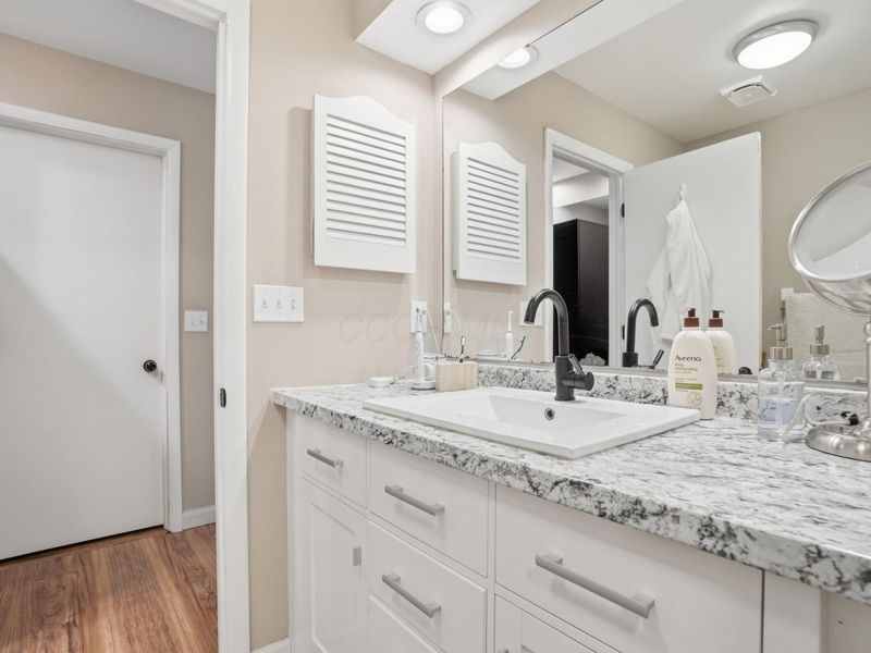 902-904 Bluffway Drive, Columbus, OH 43235 Photo 52