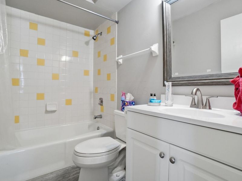 902-904 Bluffway Drive, Columbus, OH 43235 Photo 56