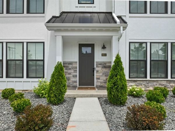 8933 Eager Road, St Louis, MO 63144