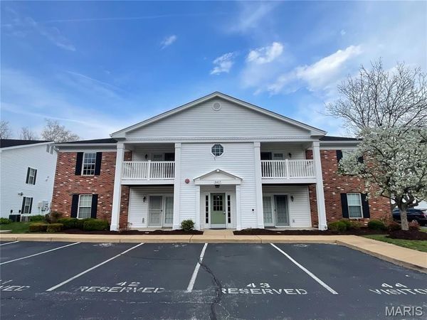 3417 Country Stone Manor Drive, Unit F, Manchester, MO 63088