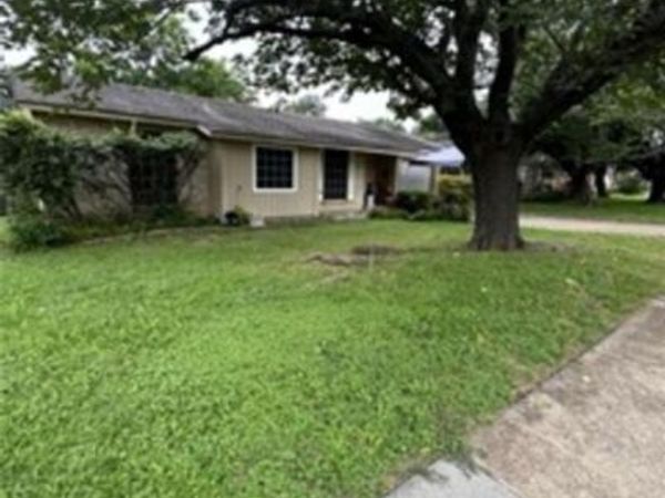 314 Shorewood Drive , Duncanville, TX 75116