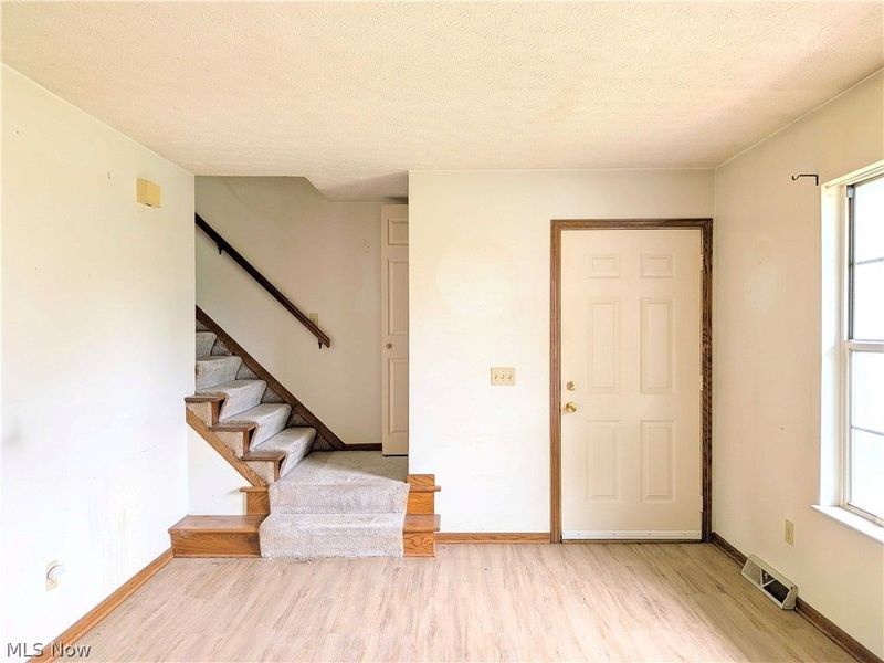 3049 Thornton Street NW, North Canton, OH 44720 Photo 7