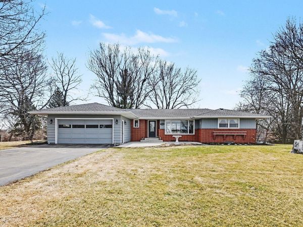 704 Main Street W, New Prague, MN 56071