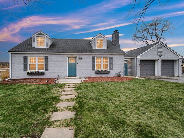 1234 River Terrace , Hobart, IN 46342