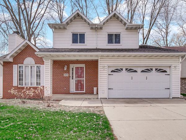 2455 W 61st Place, Merrillville, IN 46410