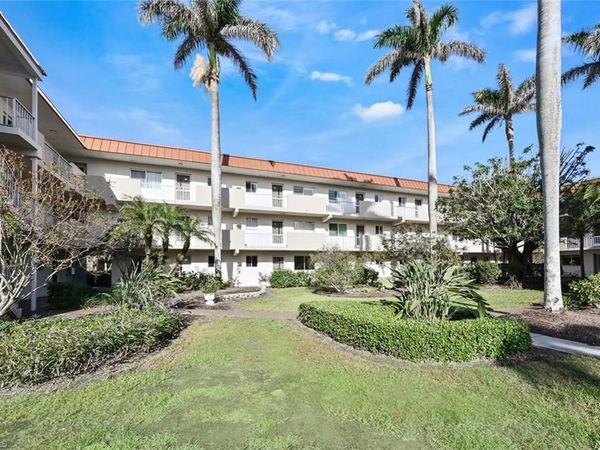 1100 Gulf Shore BLVD N, Unit 304, NAPLES, FL 34102