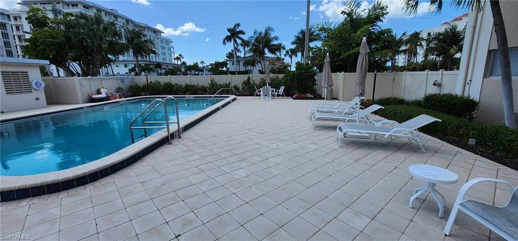 1100 Gulf Shore Blvd N, Unit 304, Naples, FL 34102 Photo