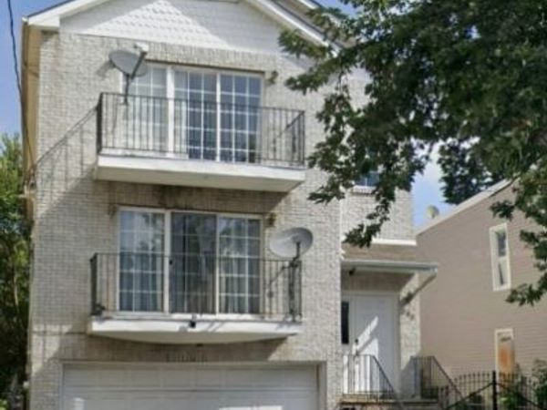 303 W Runyon St, Newark, NJ 07108