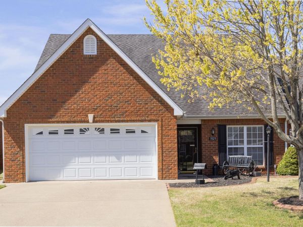3323 Berryside Dr , Murfreesboro, TN 37128
