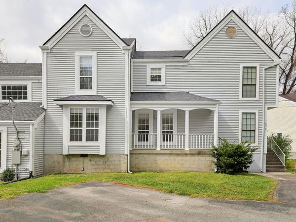 1022 Rachels Square Dr, Hermitage, TN 37076