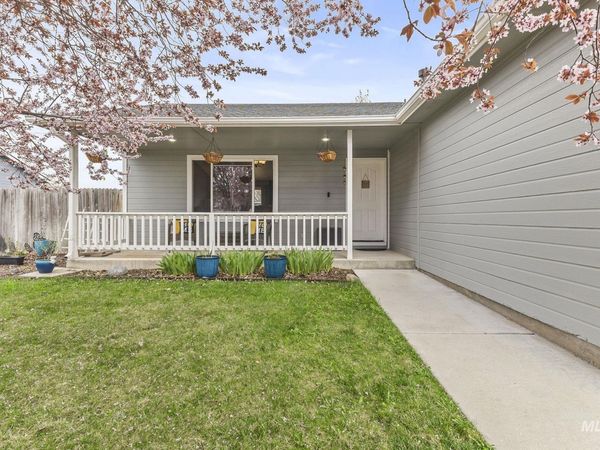 1026 W Edwards Ave, Nampa, ID 83686