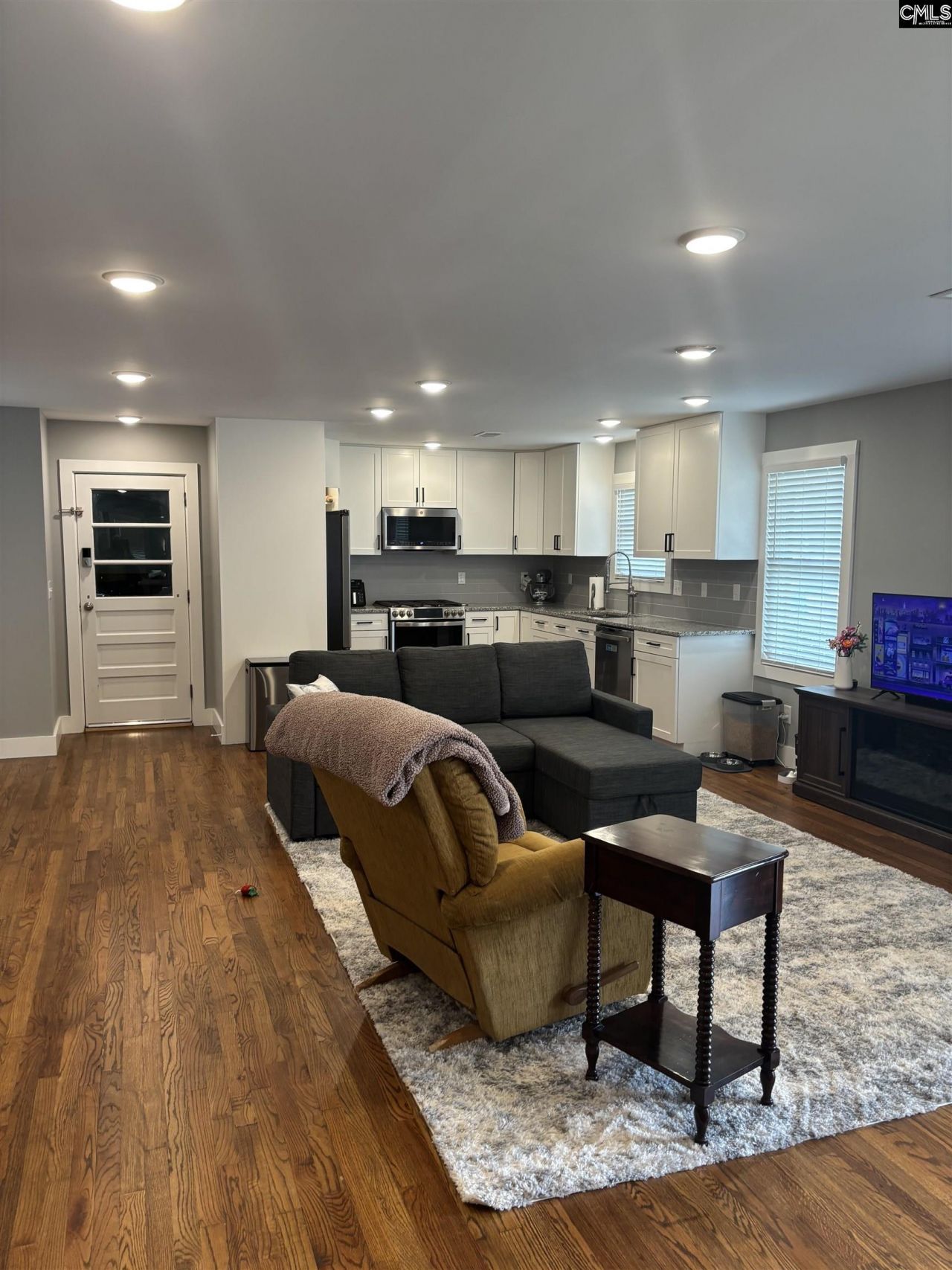 114 Emanuel Drive  Photo 5