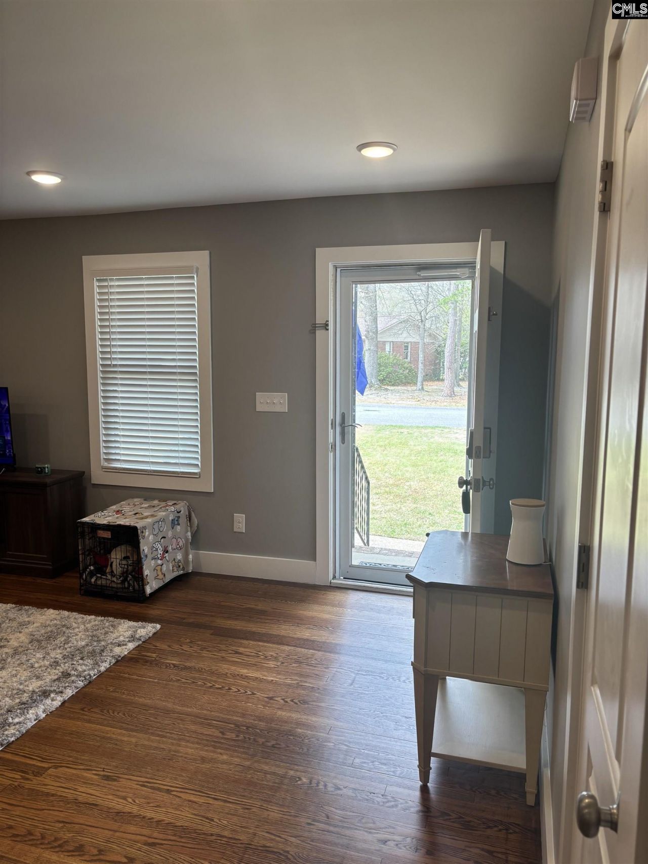 114 Emanuel Drive  Photo 6