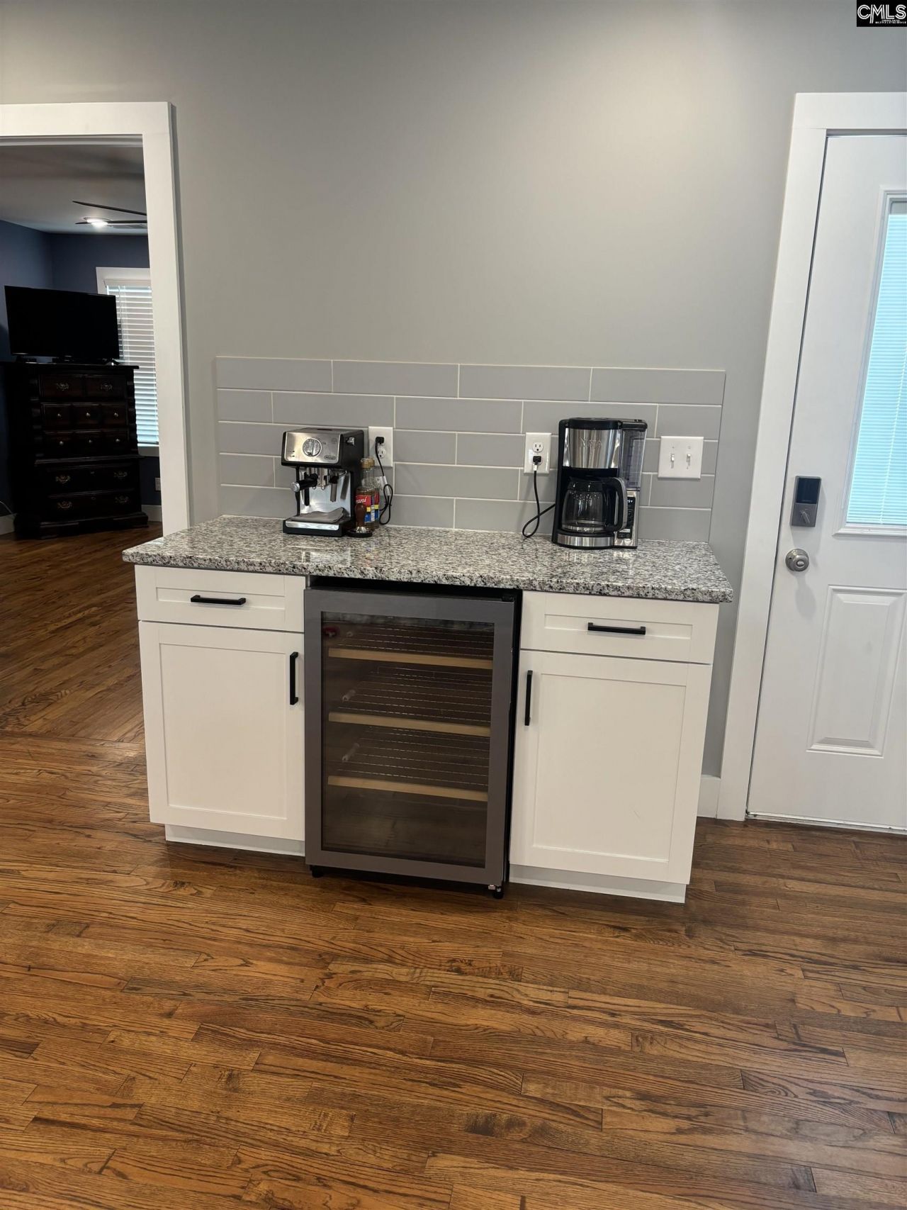 114 Emanuel Drive  Photo 8