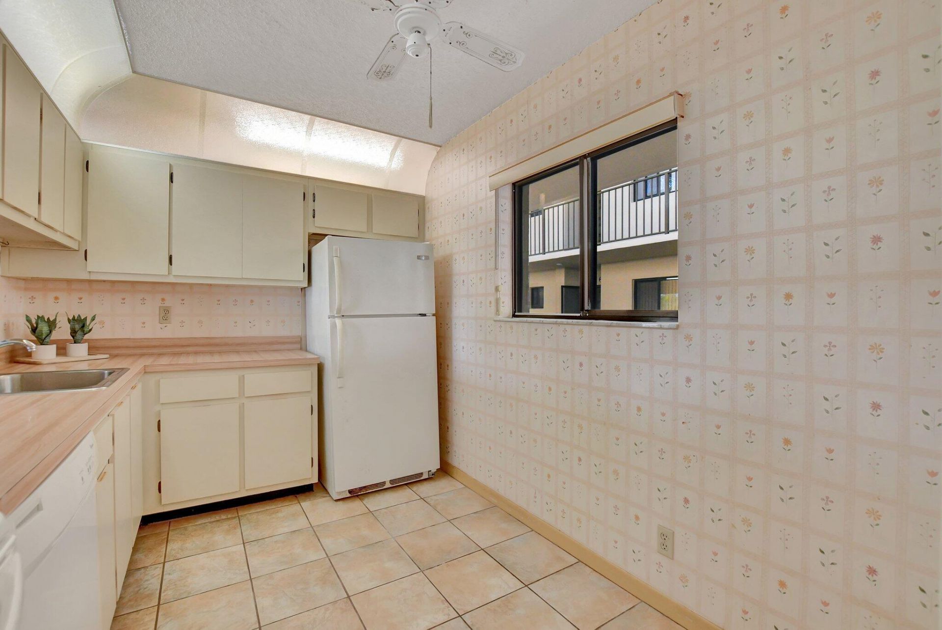 5340 Las Verdes Circle, Unit 208, Delray Beach, FL 33484 Photo