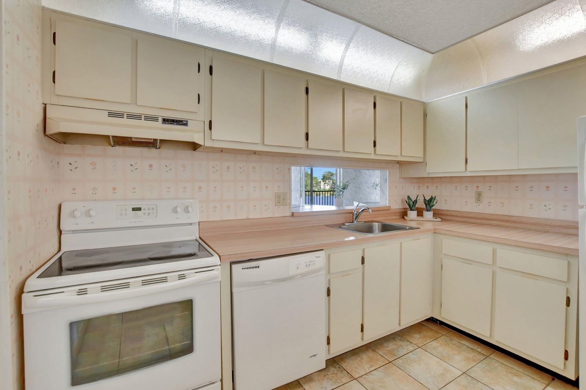 5340 Las Verdes Circle, Unit 208, Delray Beach, FL 33484 Photo