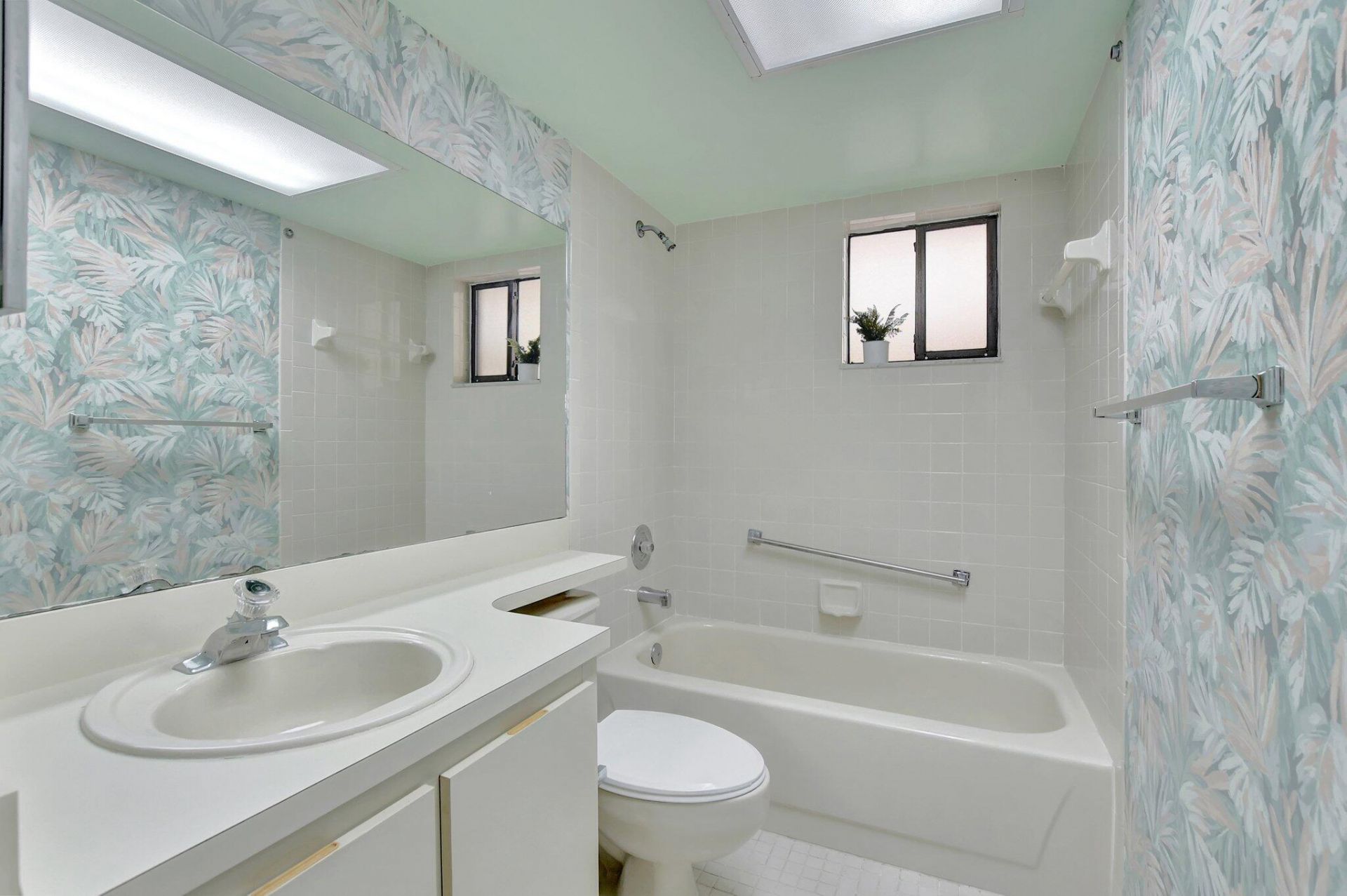 5340 Las Verdes Circle, Unit 208, Delray Beach, FL 33484 Photo